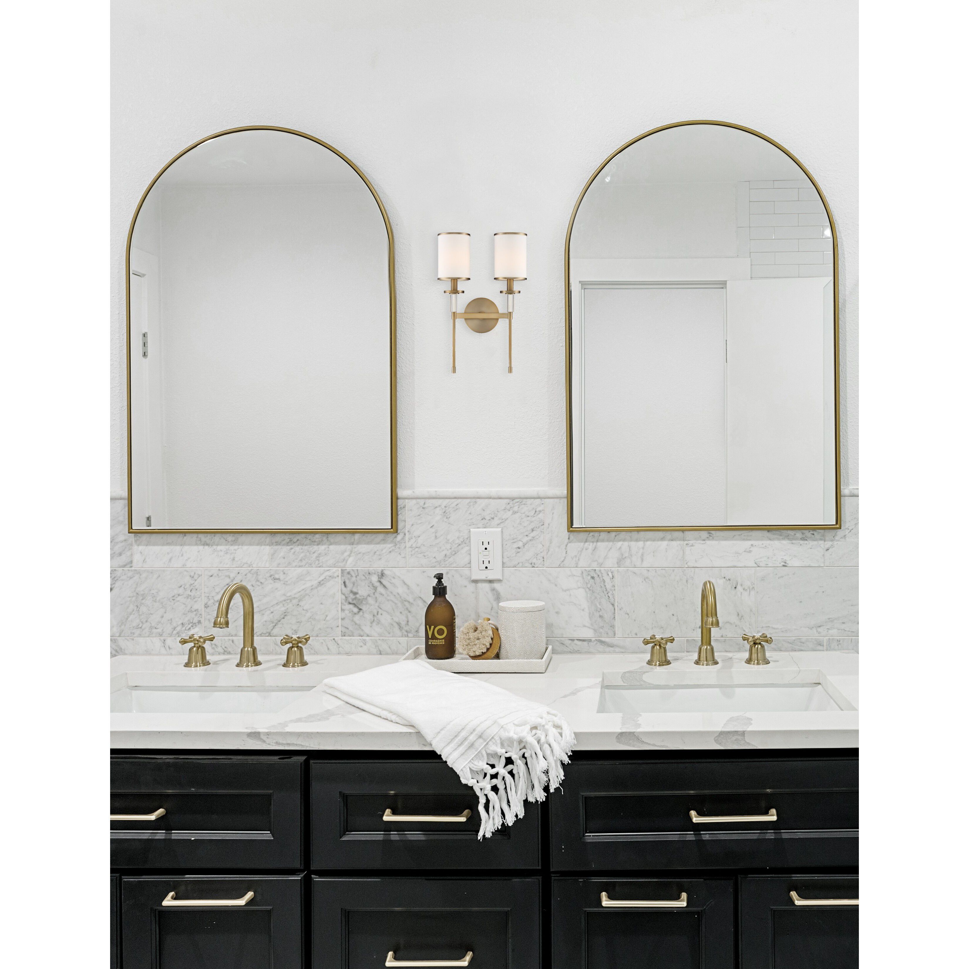 Hatfield Bath Wall Light in Vibrant Gold