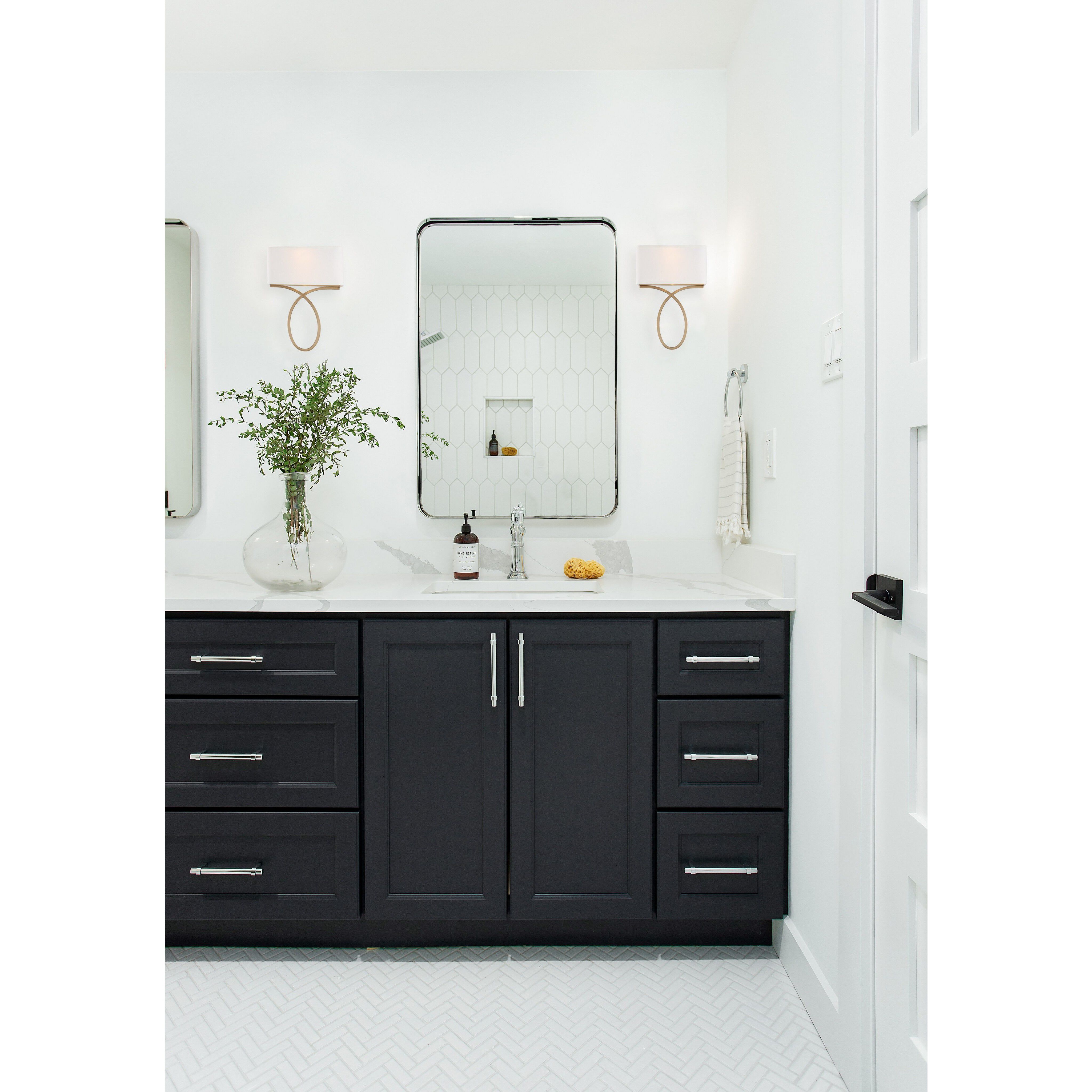 Brinkley Bath Wall Light in Vibrant Gold